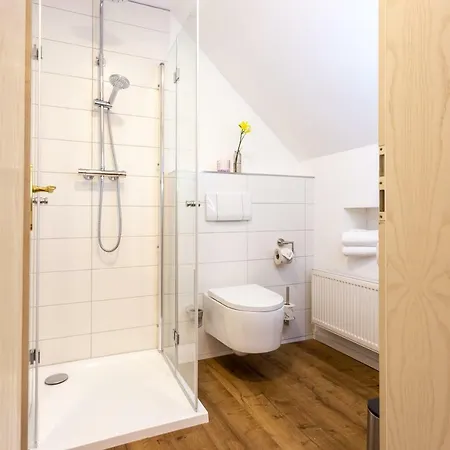 Bed & Breakfast Sachsenhof - Mit Fruehstueck - Nur 700m Vom Gesundheitsbad Actinon Bad Schlema